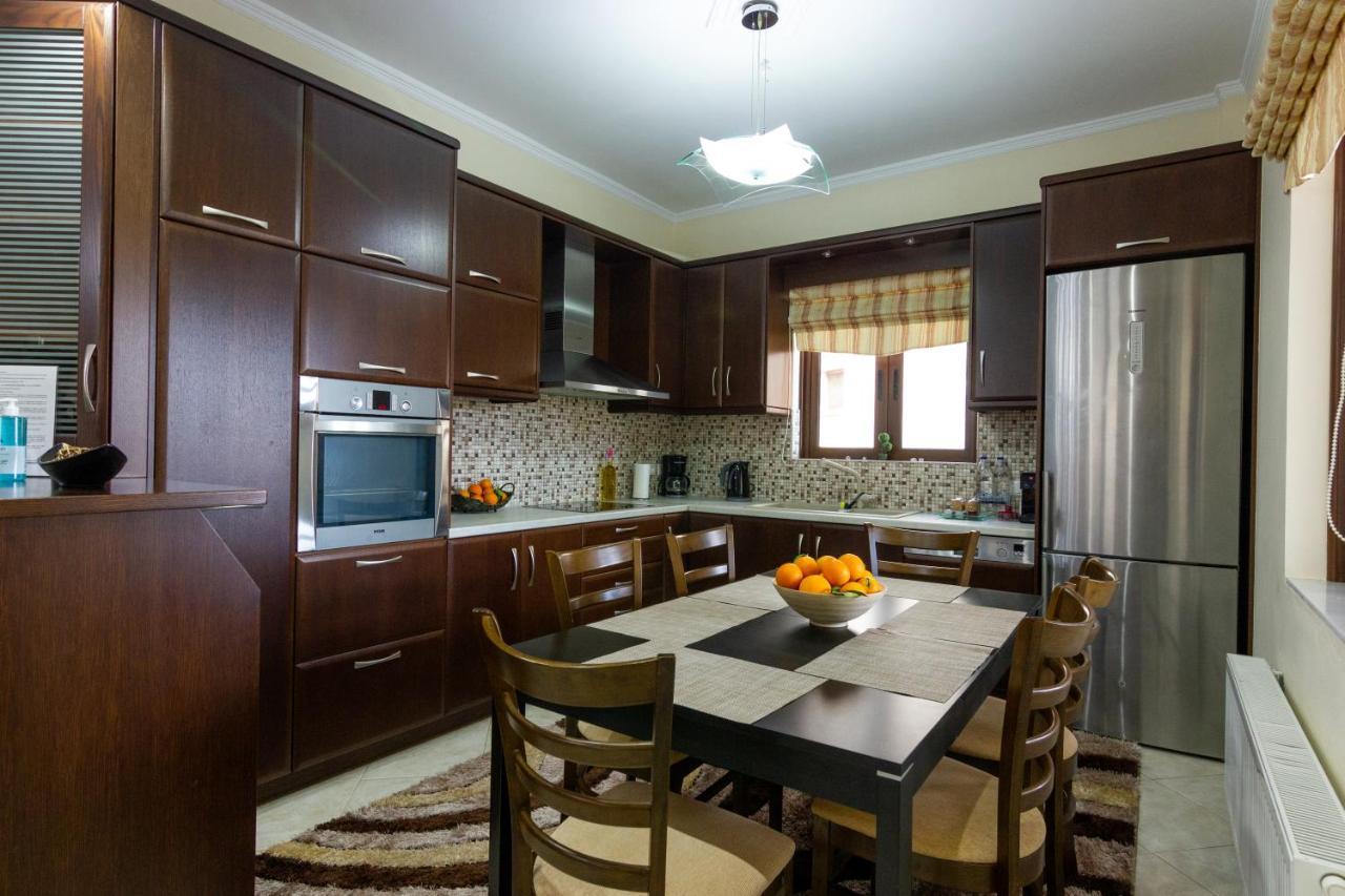 Katerina & Elia'S Family House Apartment Leonídion Екстериор снимка