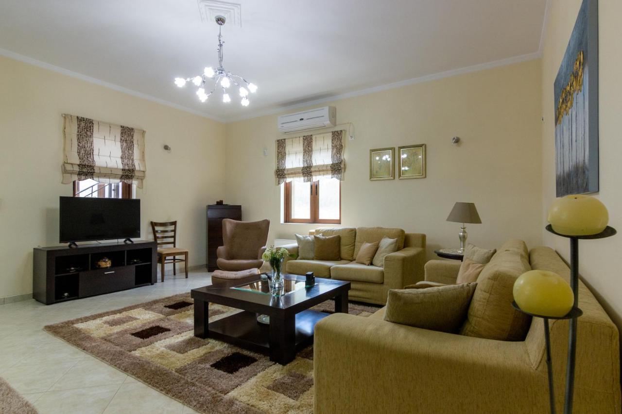 Katerina & Elia'S Family House Apartment Leonídion Екстериор снимка